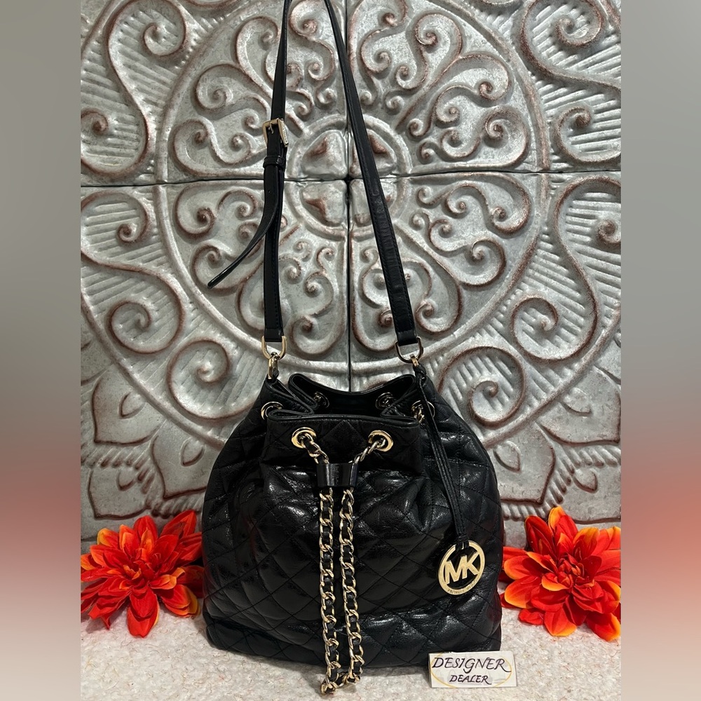 MICHAEL KORS Medium Quilted Chain Drawstring Bag VGC! Black